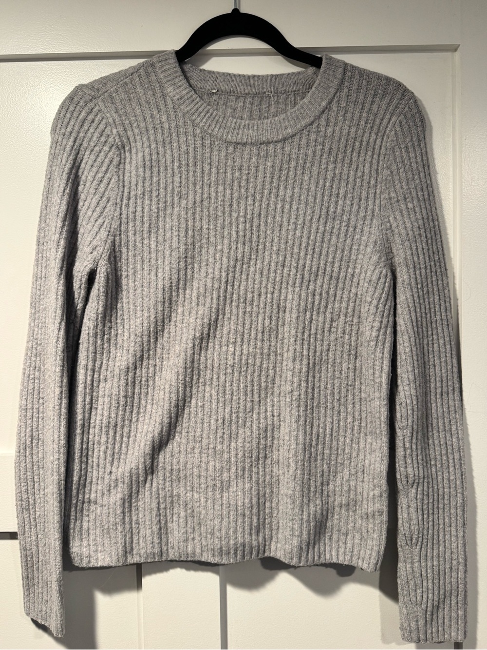 Abercrombie & Fitch Light Gray Ribbed Crewneck Sweater